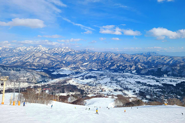 1位 白馬八方尾根スキー場から望む北アルプスの雪景色
