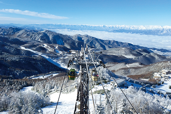5位 横手山スキー場の標高2,307mから見る絶景
