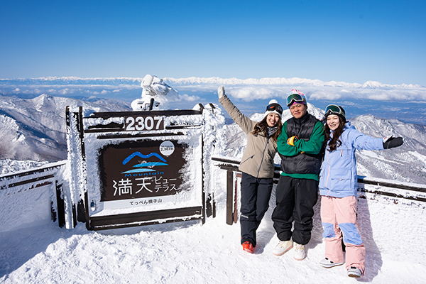日本一の滑走期間を誇る横手山・渋峠スキー場の壮大なゲレンデ